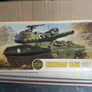 Sheridan Tank Model Kit - Green